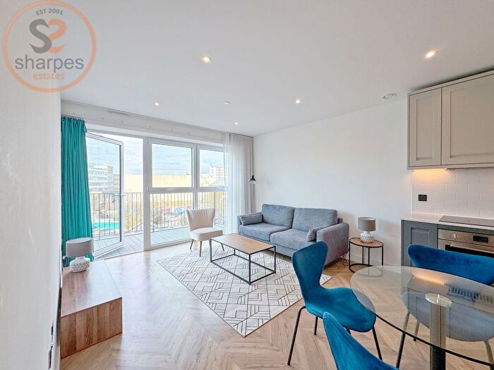 1 Bedroom Flat To Rent In Flat, Canning House, Heritage Walk, Kingston Upon Thames, Greater London, KT1