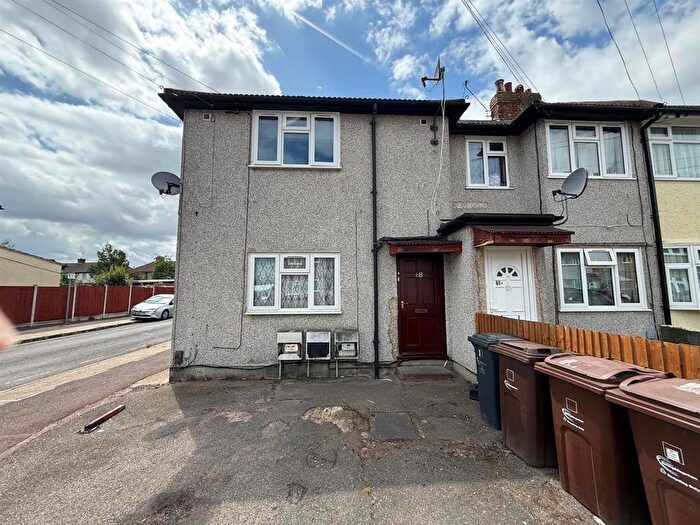 1 Bedroom Flat To Rent In Second Avenue, Dagenham, RM10