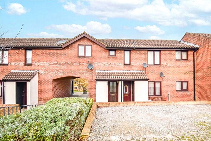 1 Bedroom Apartment For Sale In Highgrove Close, Calne, Wiltshire, SN11