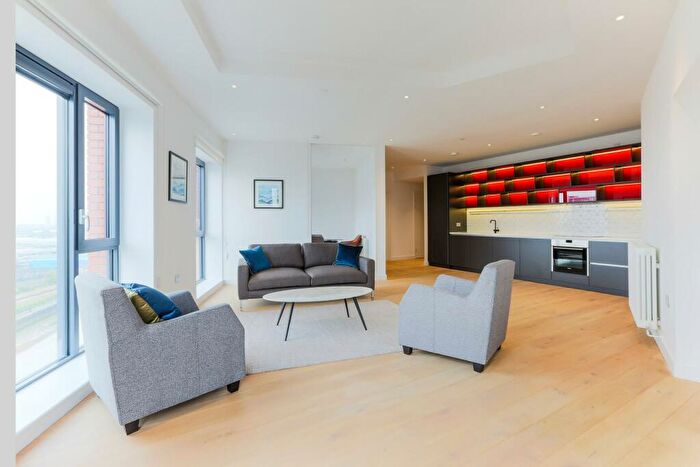 3 Bedroom Apartment To Rent In Java House, London City Island, London, E14