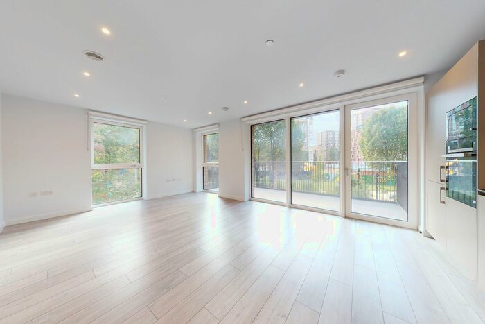 3 Bedroom Flat To Rent In Park Central West, London, SE1