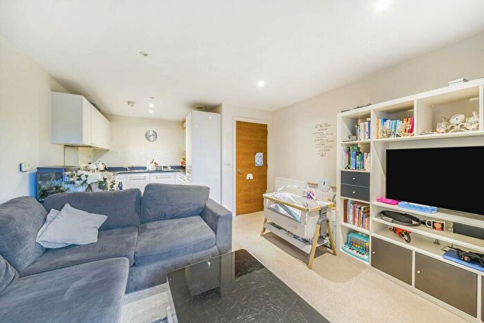 1 Bedroom Flat To Rent In Unwin Way, Stanmore, HA7