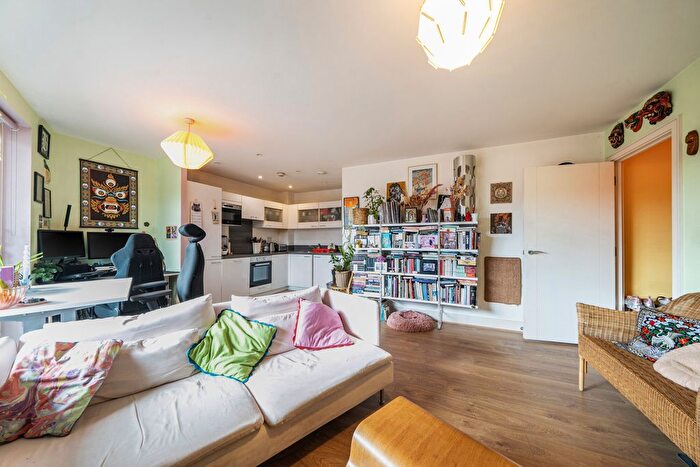 1 Bedroom Flat For Sale In Mcmillan Street, Deptford London, SE8