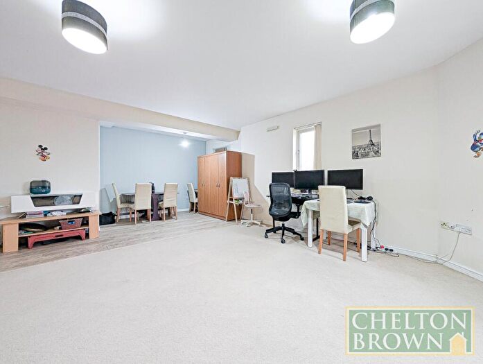 2 Bedroom Apartment For Sale In West Cotton Close, Northampton, NN4