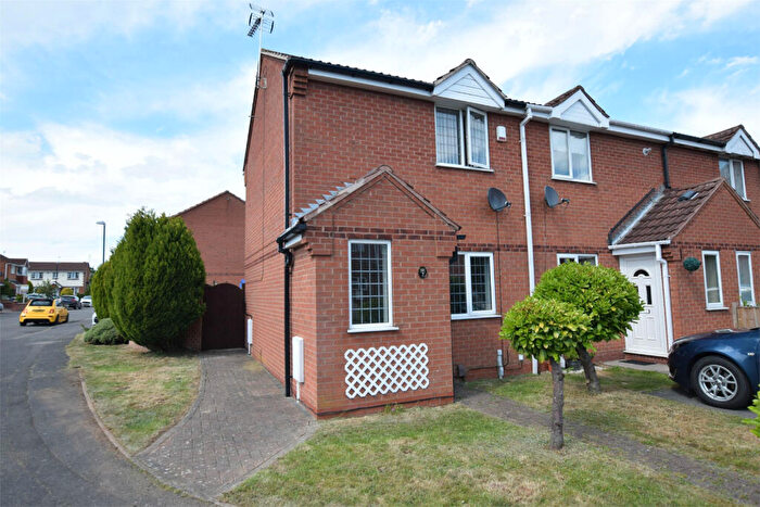 2 Bedroom Town House To Rent In Rosewood Close, South Normanton, Alfreton, Derbyshire, DE55