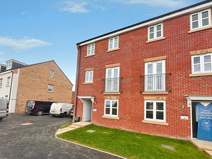 4 Bedroom Semi-Detached House To Rent In Harlaxton Close, Fernwood, Newark, NG24