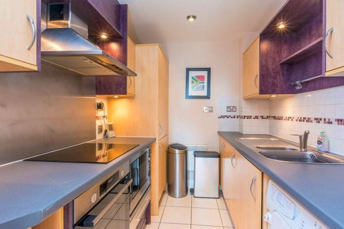1 Bedroom Flat To Rent In Dolphin House, Wandsworth, London, SW18