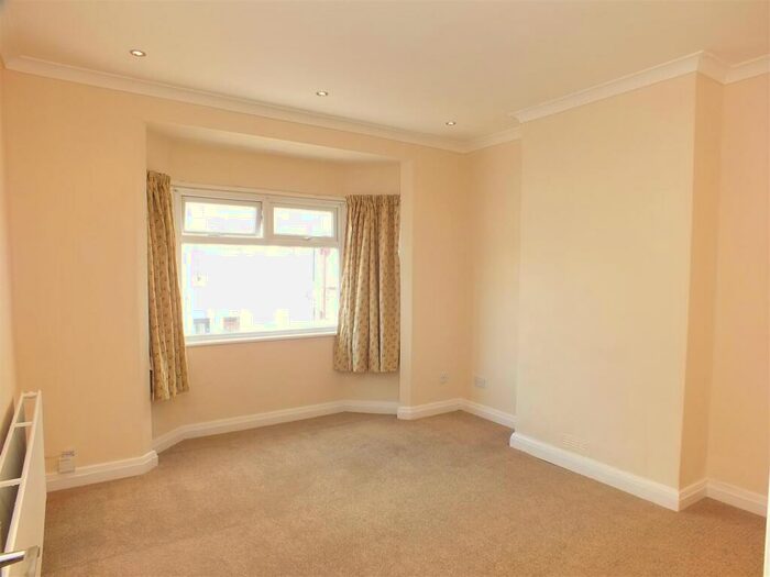 2 Bedroom Flat To Rent In Redfern Road, Harlesden, NW10
