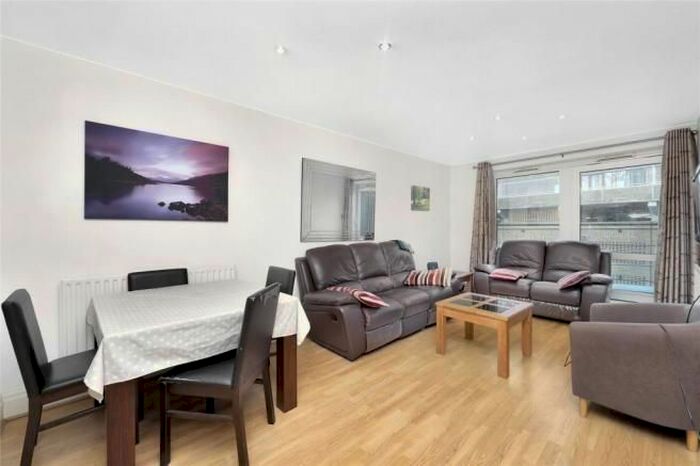 2 Bedroom Flat To Rent In Beckford Close, Kensington, W14