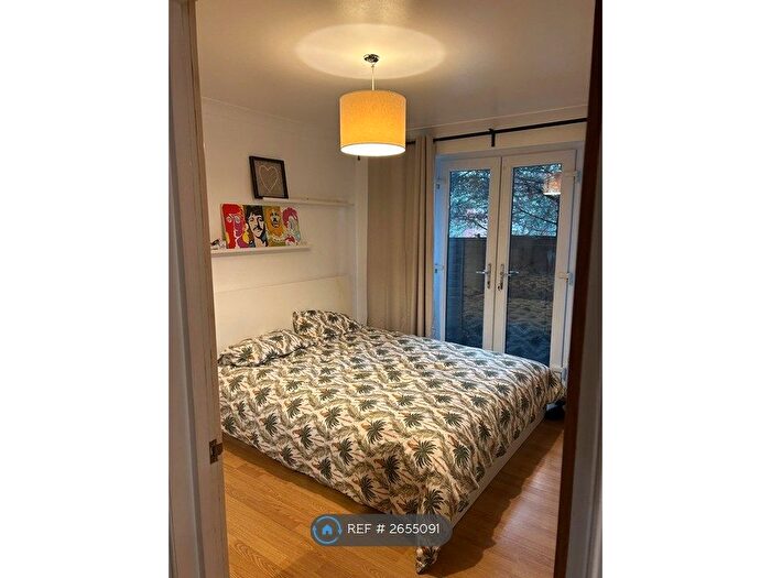 2 Bedroom Flat To Rent In Tower Mews, London, E17