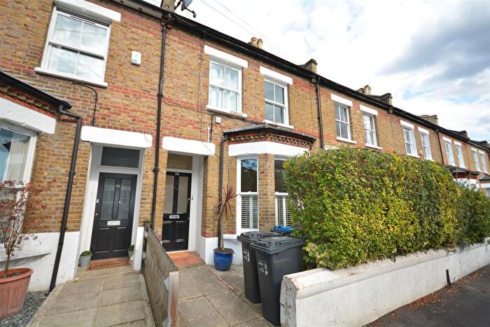 2 Bedroom Flat To Rent In Gladstone Road, London, SW19