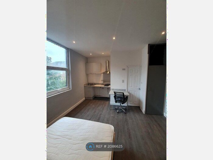 Studio To Rent In Walker Street, Nottingham, NG2