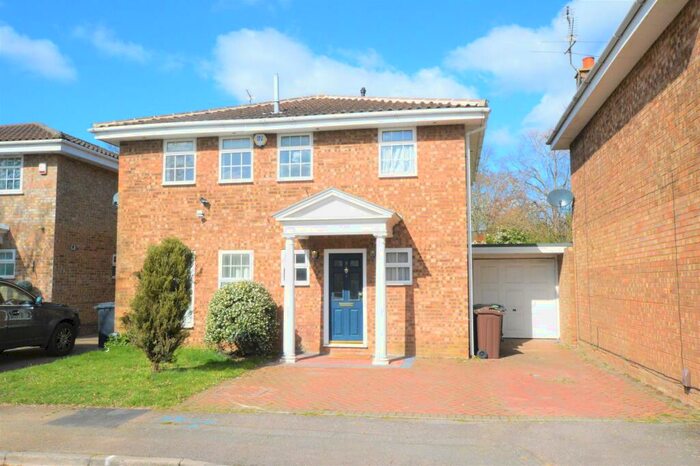 4 Bedroom Detached House To Rent In Icknield Close, St Albans, AL3