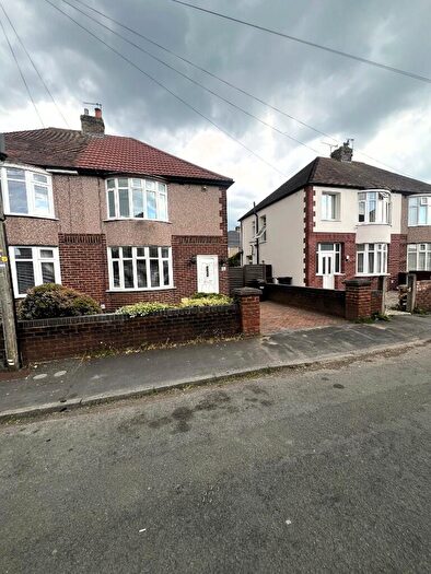 3 Bedroom Semi-Detached House To Rent In Queens Avenue, Flint, Flintshire, CH6