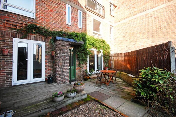 3 Bedroom House To Rent In Grayling Square, Bethnal Green, London, E2