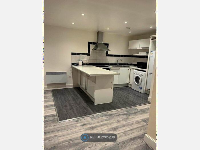 2 Bedroom Flat To Rent In Stafford Road, Wallington, SM6