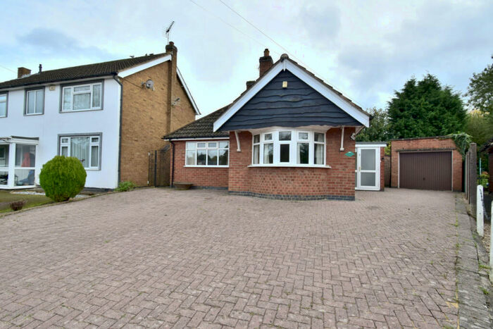 2 Bedroom Bungalow To Rent In Hayling Crescent, Humberstone, Leicester, LE5