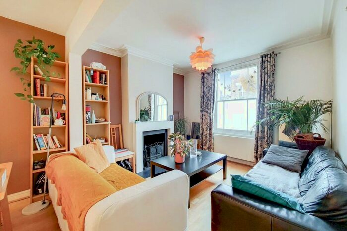 2 Bedroom House To Rent In Tyneham Road, London, SW11