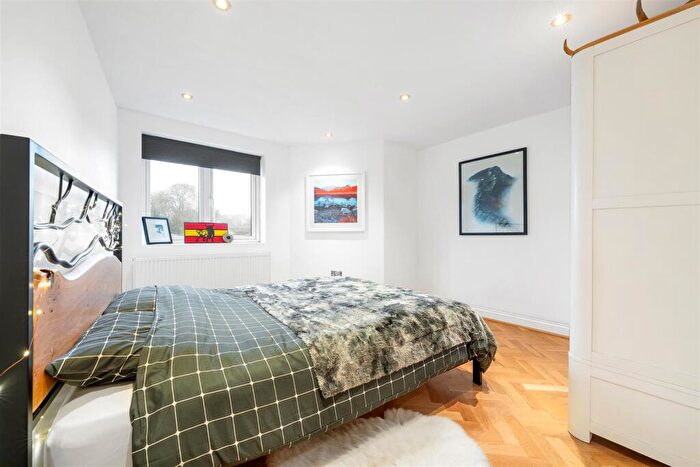 1 Bedroom Flat For Sale In Benton's Lane, London, SE27