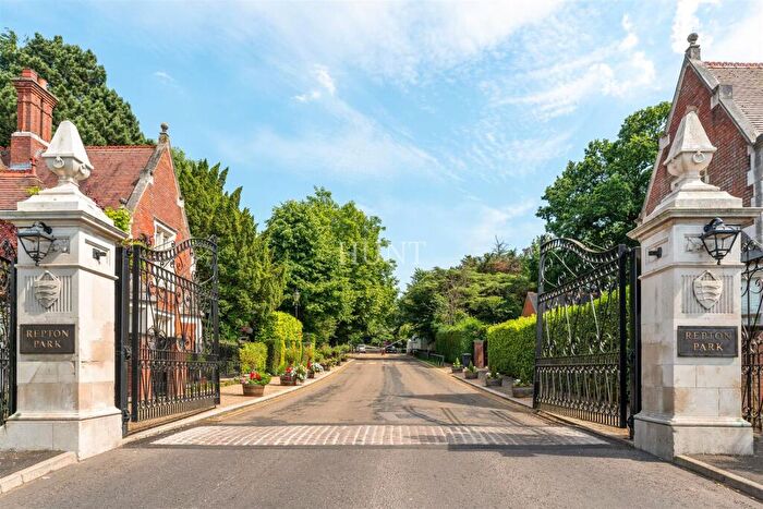 2 Bedroom Apartment To Rent In Repton Park, Woodford Green, Essex, IG8