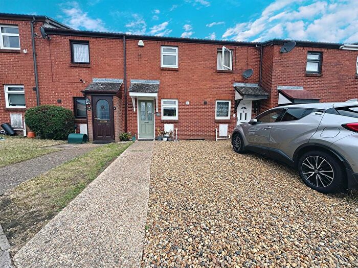 2 Bedroom Terraced House For Sale In Water Lane, Purfleet, RM19