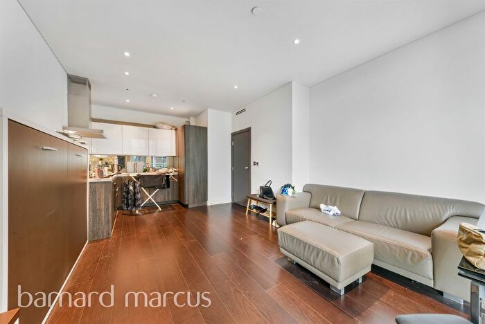 1 Bedroom Flat To Rent In Plaza Gardens, London, SW15