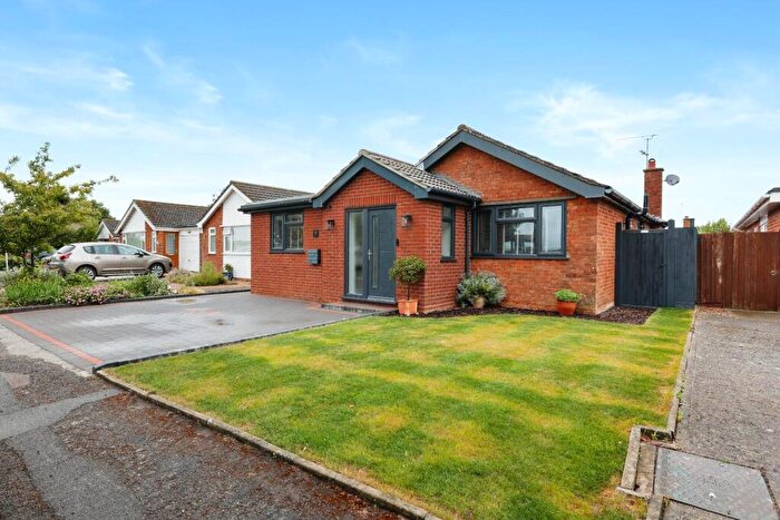 2 Bedroom Bungalow For Sale In Woodlands, Chelmondiston, Ipswich, IP9