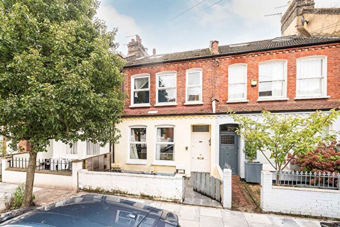 4 Bedroom Property To Rent In Ravenslea Road, Clapham South, SW12