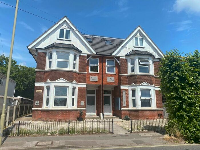 2 Bedroom Apartment To Rent In Leigh Road, Eastleigh, Hampshire, SO50