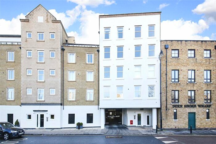 2 Bedroom Flat To Rent In Dunbar Wharf, - Narrow Street, London, E14