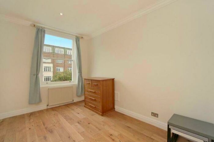 2 Bedroom Apartment To Rent In St. Johns Wood Road, St. Johns Wood, London, NW8