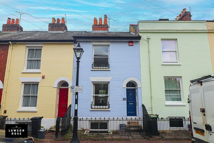 3 Bedroom Town House To Rent In King Street, Southsea, PO5