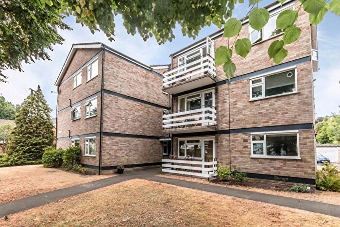 2 Bedroom Flat To Rent In Langley Road, Surbiton, KT6