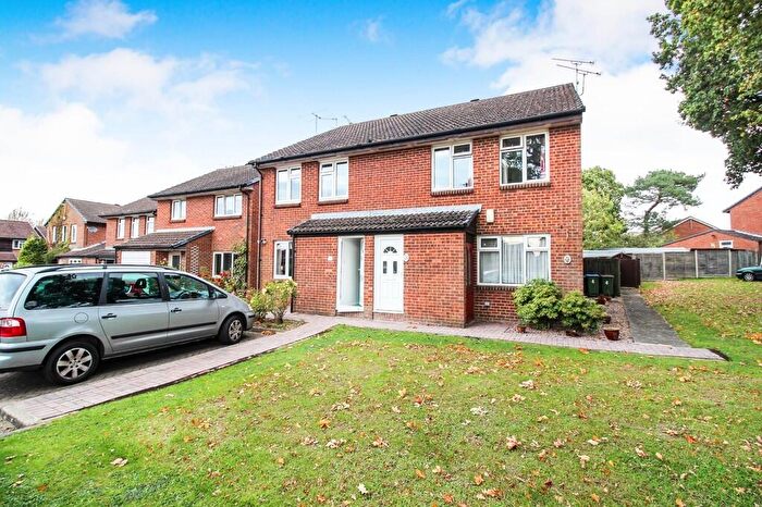 1 Bedroom Maisonette For Sale In Singleton Road, Broadbridge Heath, RH12