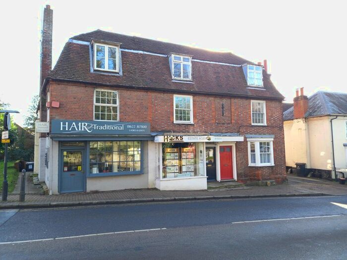 Studio To Rent In Bow Road, Wateringbury, Maidstone, ME18