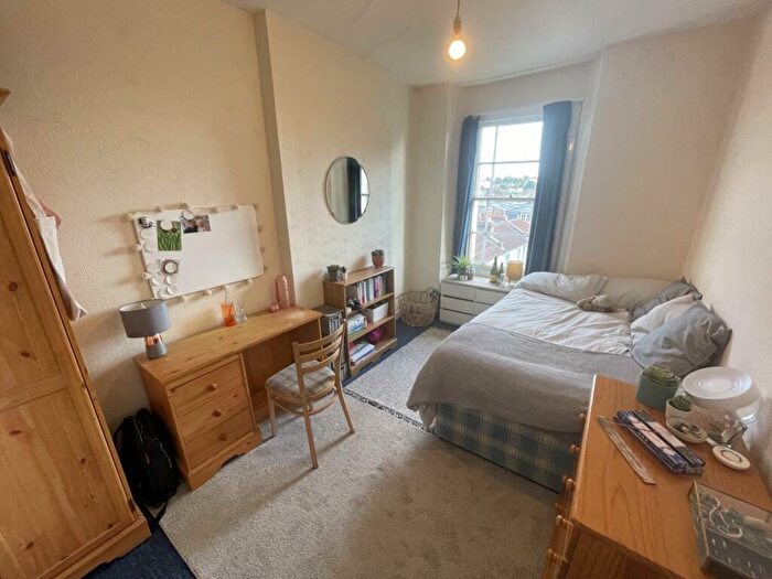 8 Bedroom House To Rent In Ashgrove Road, Bristol, BS6