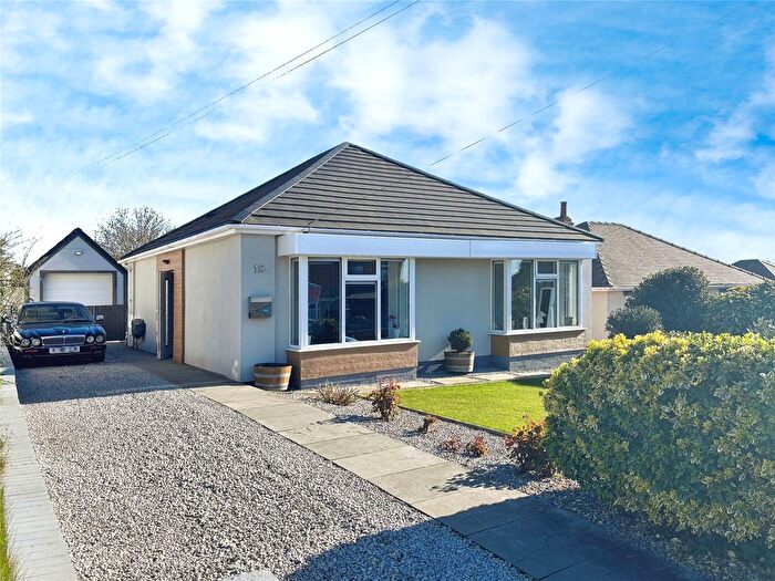 3 Bedroom Bungalow For Sale In Northcroft Avenue, South Elmsall, Pontefract, West Yorkshire, WF9