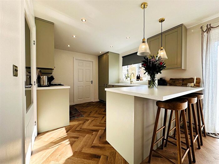 4 Bedroom Detached House For Sale In Far Moss, Selby, YO8