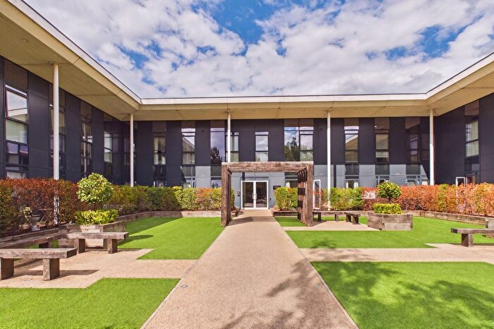 1 Bedroom Flat For Sale In Clivemont Road, Maidenhead, Berkshire, SL6