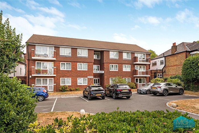 2 Bedroom Flat For Sale In Chase Side, London, N14