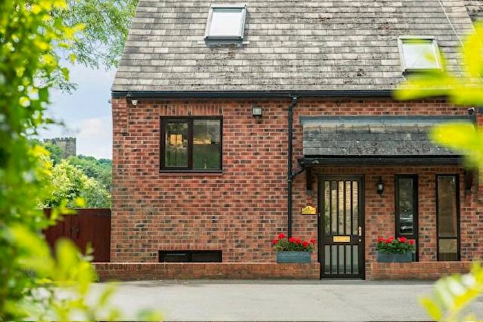 3 Bedroom Semi-Detached House For Sale In Bellevue Court, Claypath, Durham City, DH1