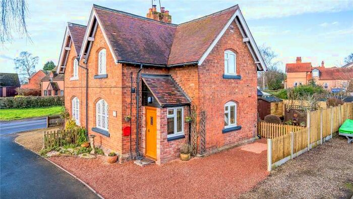 2 Bedroom Semi-Detached House For Sale In 2 Castle View Cottages, Holt Heath, Worcester, WR6