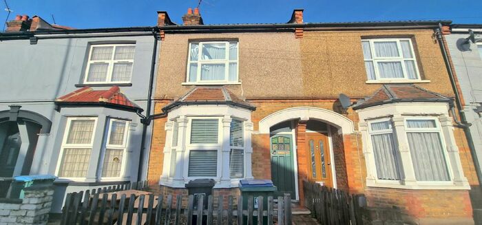 3 Bedroom Property To Rent In Whippendell Road, Watford, WD18