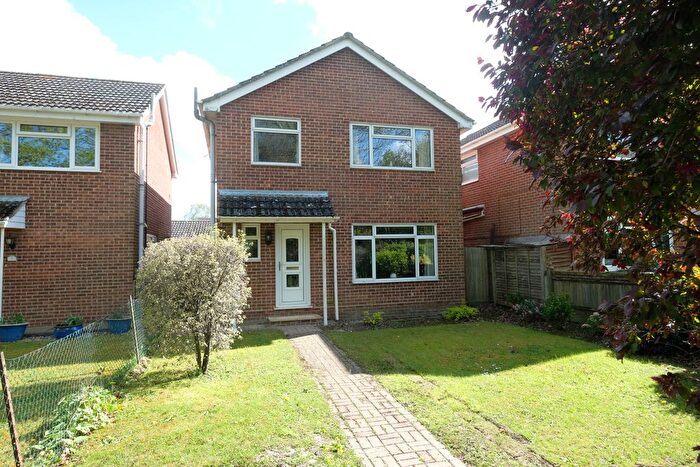 4 Bedroom Detached House For Sale In Tavells Lane, Marchwood, SO40