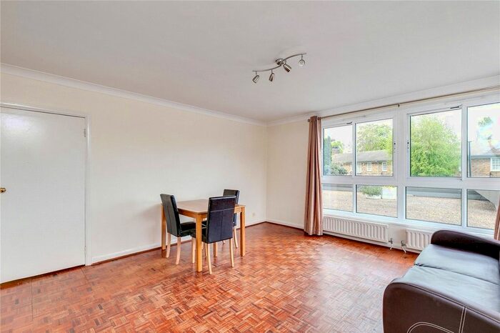 3 Bedroom Flat To Rent In March Court, Warwick Drive, SW15