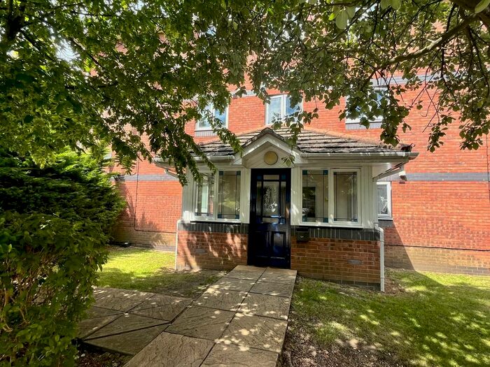 2 Bedroom Flat To Rent In Endymion Mews, Hatfield, AL10