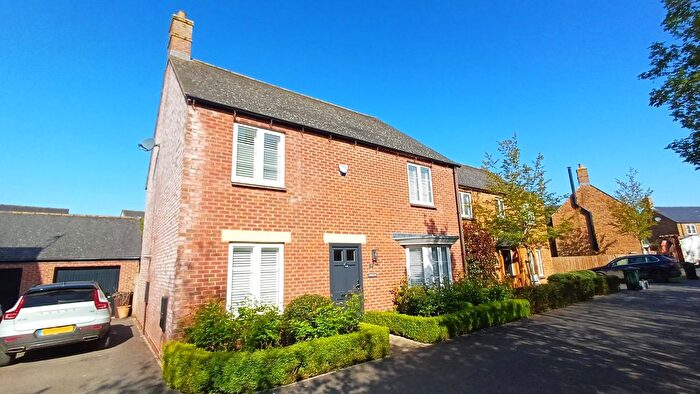 4 Bedroom Detached House For Sale In Goldings Road, Hook Norton, OX15