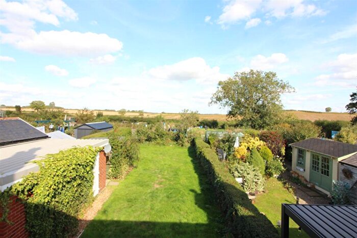 3 Bedroom Semi Detached House For Sale In Main Street, Scholes, Leeds, LS15