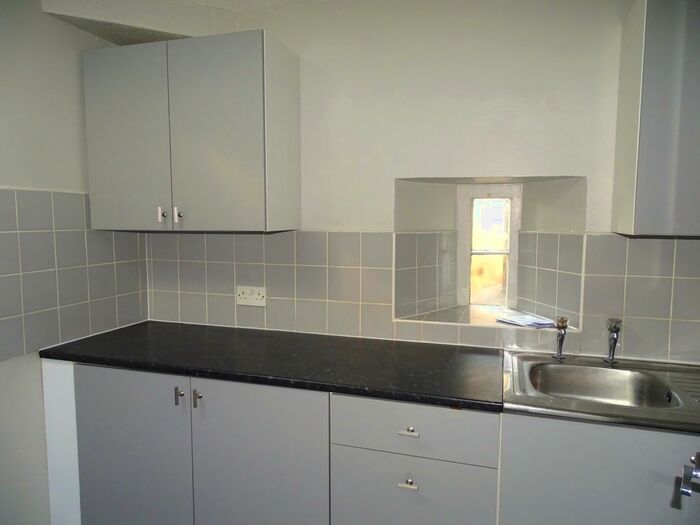 2 Bedroom Flat To Rent In Field Street, Llangefni, Ynys Mon LL77