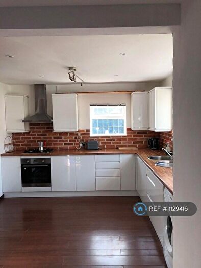 3 Bedroom Semi Detached House To Rent In Summerfield Avenue, Kingswinford, DY6